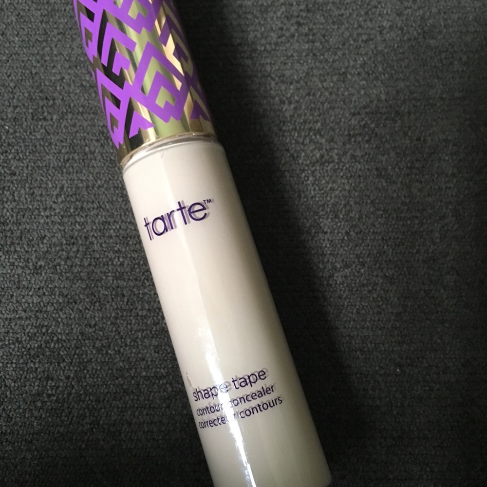 Tarte shape tape like new. In light sand